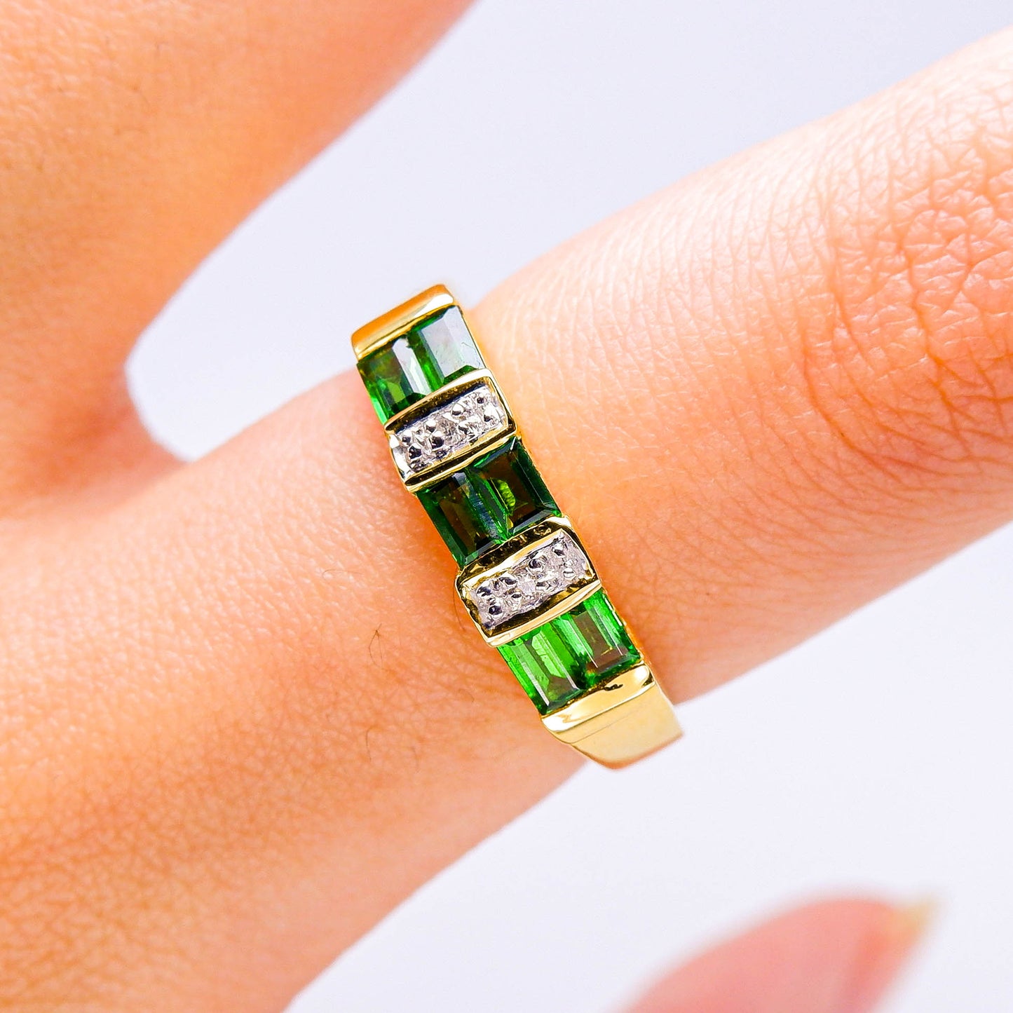 แหวนทอง9K ฝังพลอย ซาโวไรท์ (Tsavorite) + เพชร (Diamond)