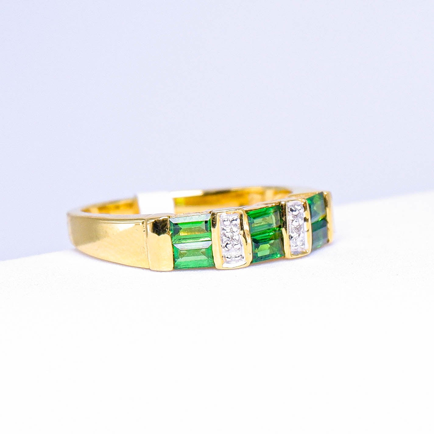 แหวนทอง9K ฝังพลอย ซาโวไรท์ (Tsavorite) + เพชร (Diamond)