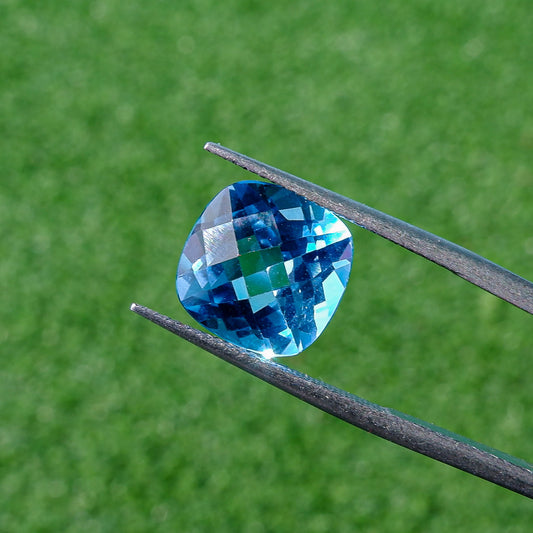 Thaigems พลอยสวิสบลูโทพาส (Swiss Blue Topaz)