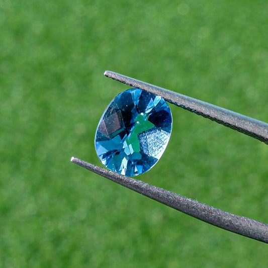 Thaigems พลอยสวิสบลูโทพาส (Swiss Blue Topaz)